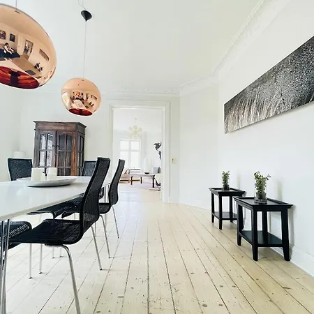 Aday - Delightful In The Heart Of Apartment Aalborg