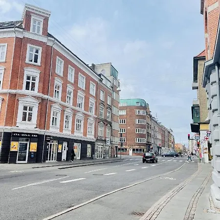 Aday - Delightful In The Heart Of Apartment Aalborg