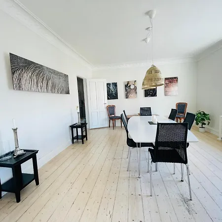 Apartment Aday - Delightful In The Heart Of Aalborg